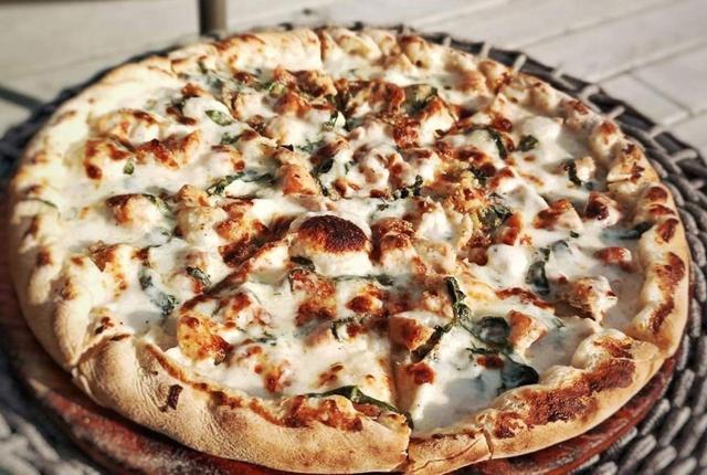 Chicken Alfredo Pizza XL 