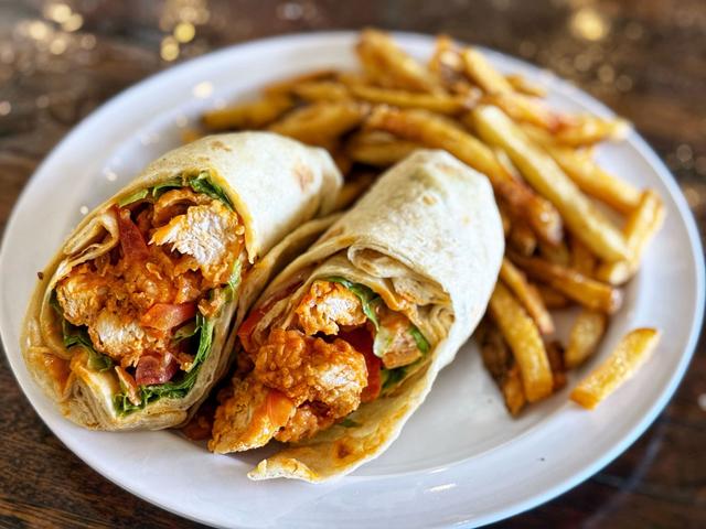Buffalo Chicken Wrap (T)