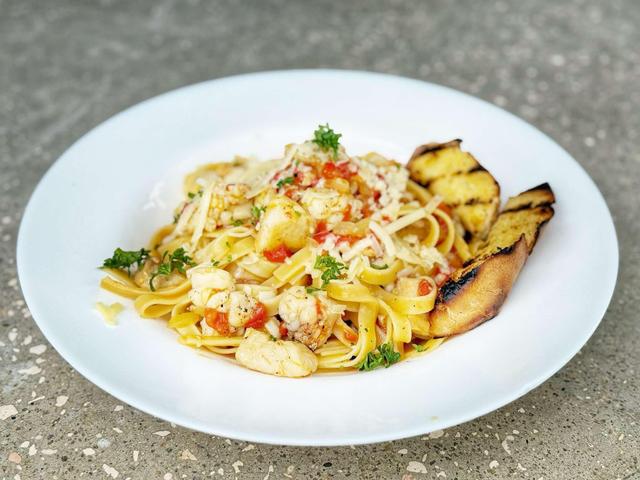 Seafood Pasta (T)