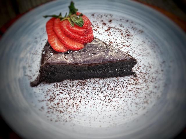 Flourless Chocolate Cake (T)