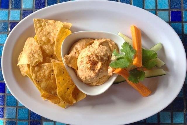 Roasted Red Pepper Hummus (T)
