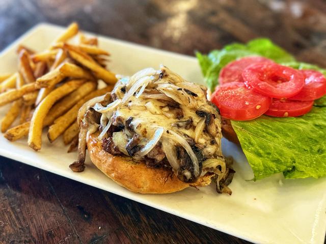 Mushroom Swiss Burger (T)
